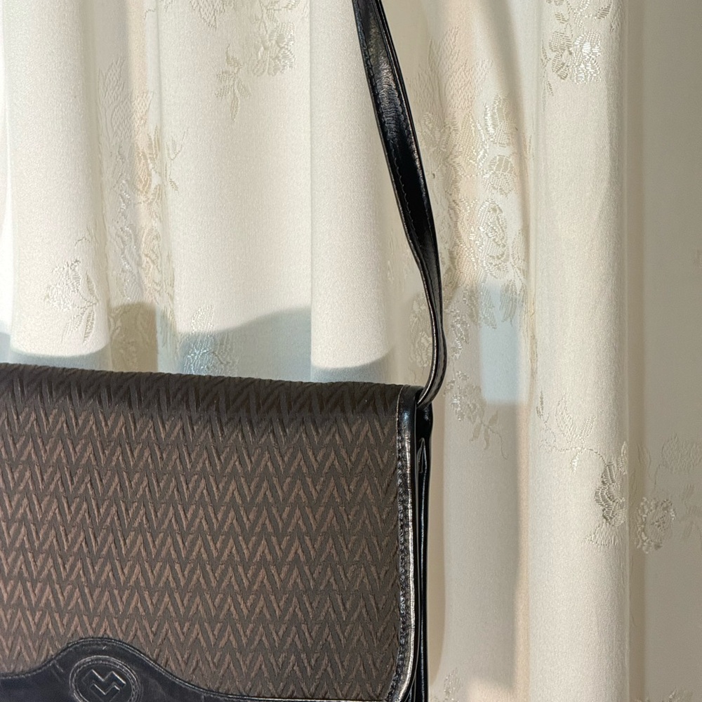 Valentino Chevron Pattern Black Clutch with Leather Trim - Picture 5 of 11